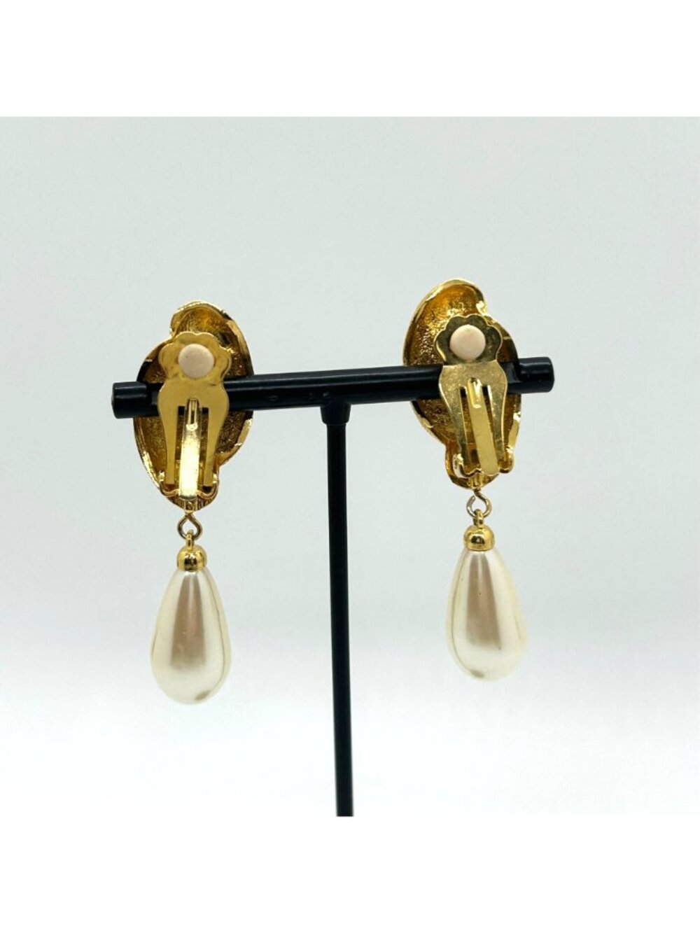 Vintage Faux Pearl Teardrop Earrings Marvella Gold-Tone Clip-On Elegant Bridal - Picture 4 of 12